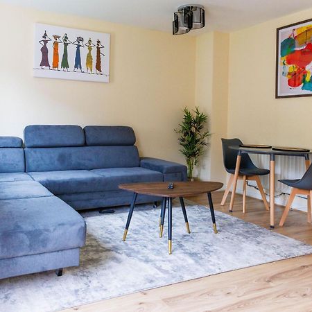 Stylish 3 Bedroom And Free Parking Thamesmead  Экстерьер фото